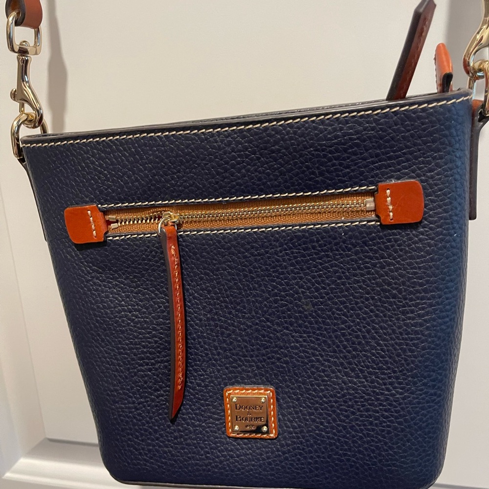 Pebble blue cross body